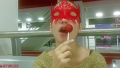 Amateur brunette fucks herself with a toy in solo video