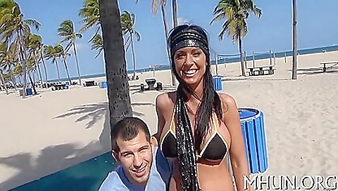 Horny hottie has deepthroat blowjob after a hardcore sex