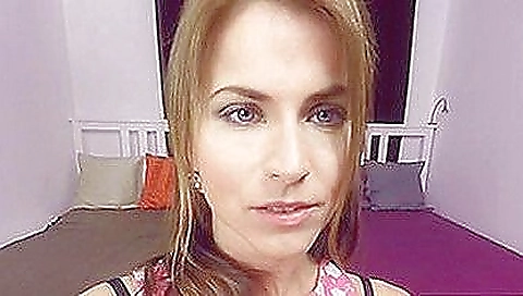 Sexy naked girl in vr porn video solo masturbation