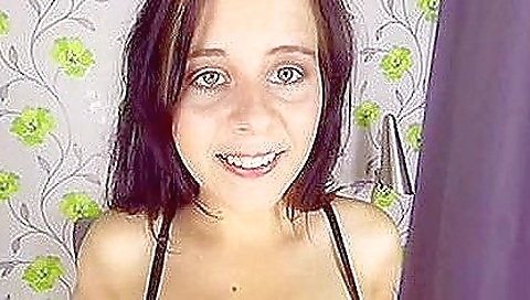 Cute girl with very natural boobs is casting in vr