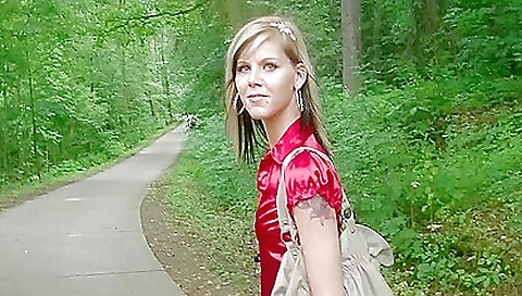 Amateur blonde with big natural boobs enjoys outdoor sex