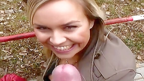 Blonde is fucking outdoors and doing deepthroat porn