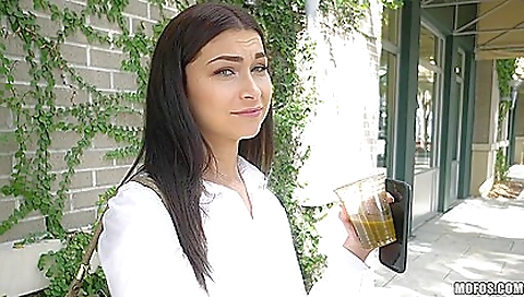 amateur teenage girl fucked on the street in the park