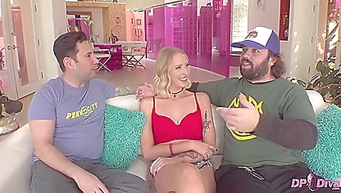 Big ass blonde gets two cocks stuffed in her mouth