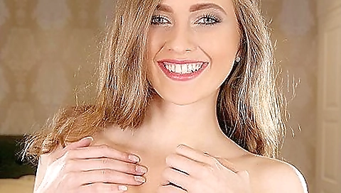 Sexy woman in lingerie and stockings gets off with her in vr