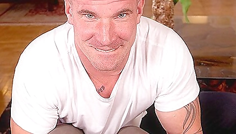 Cute teen with a sexy body masturbates and masturbates